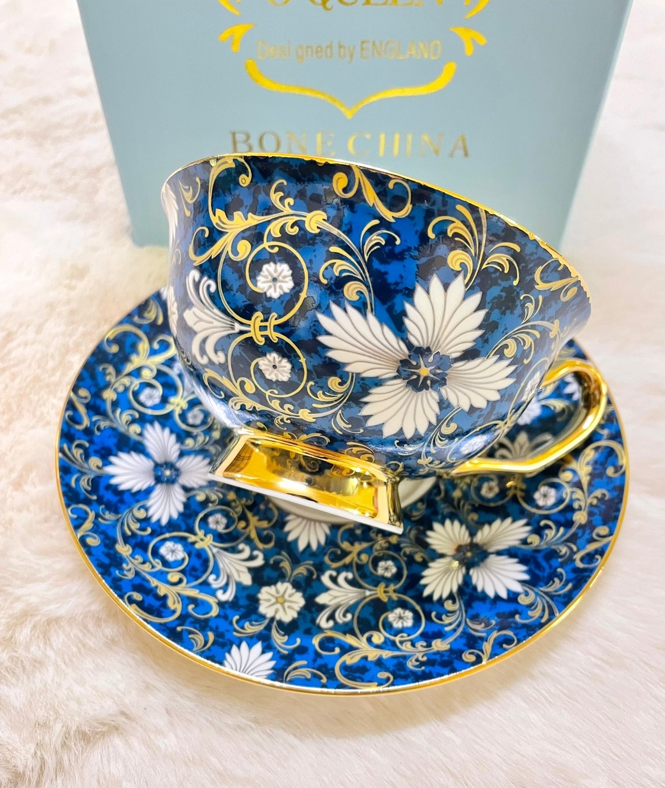 Tea cup with saucer, single cup. - Image 4 of 7