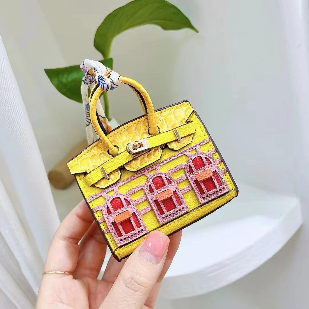 Brinkin Charm - Hermes Antiques | Buy Online in UAE