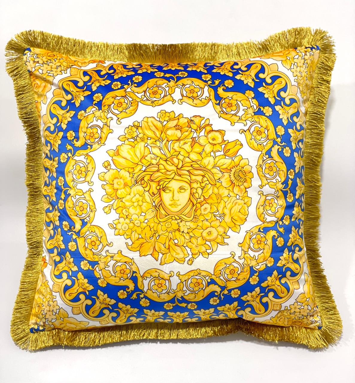 High-End Velvet Cushion case with tassel and pillow - Image 2 of 4