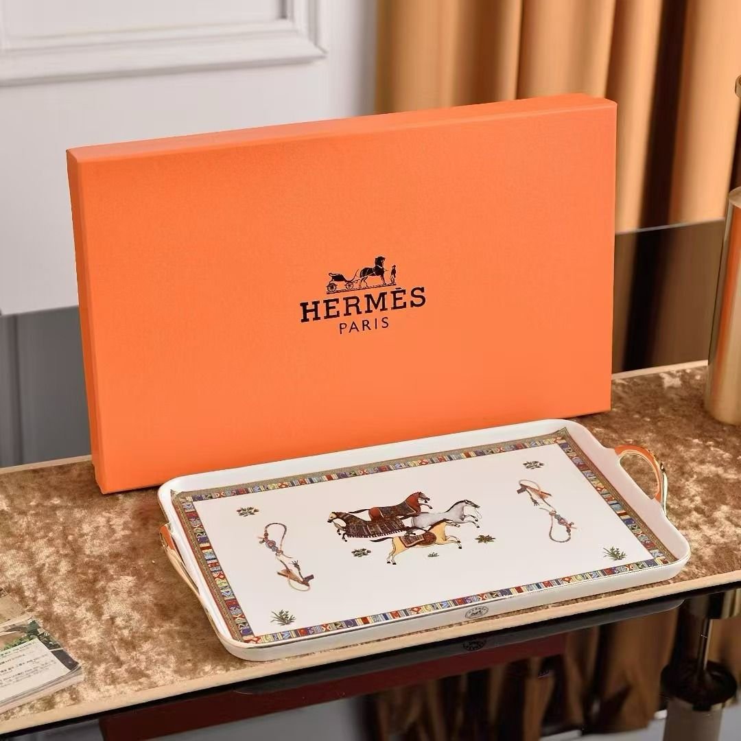 Hermes Tray with two models - Image 2 of 3